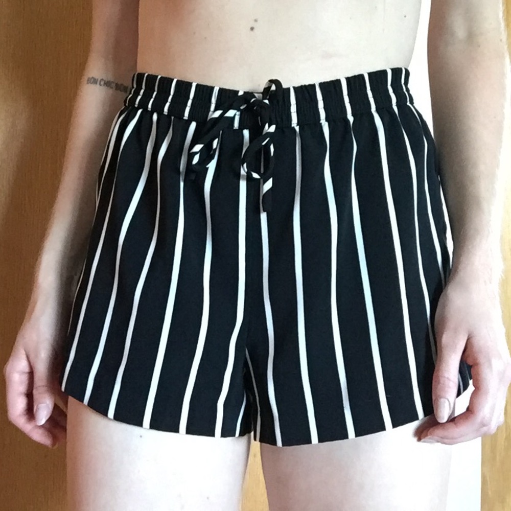 Pinstriped shorts ❤️